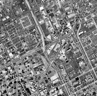 Illustration for article titled 7 Photos Showing How Detroit Hollowed Out During the Highway Age
